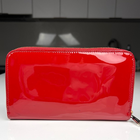 Chloe Bow Long Patent Leather Wallet - Picture 5 of 9